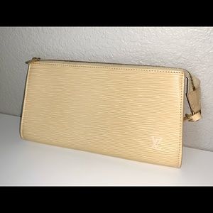 Louis Vuitton Epi Pochette Accessoires Baguette